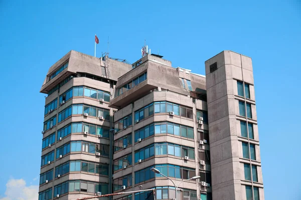 yüksek ofis binası 