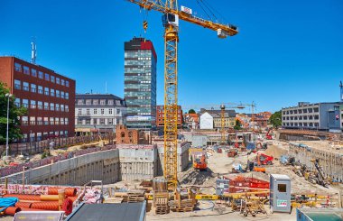 Şehir merkezinde inşaat. Danimarka, Odense.