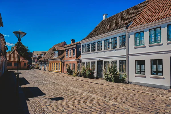 Piękny stary budynek w Odense, Dania. — Zdjęcie stockowe