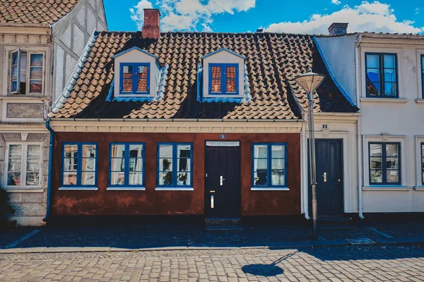 Gyönyörű régi épület Odense, Dánia. — Stock Fotó