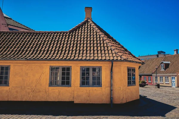 Schöner alter bau in odense, dänemark. — Stockfoto