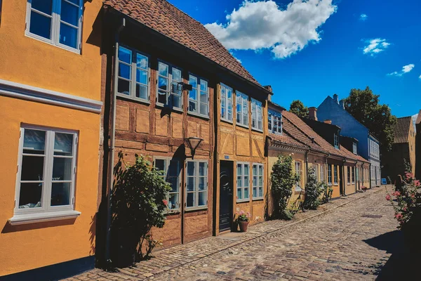 Hermoso edificio antiguo en Odense, Dinamarca . —  Fotos de Stock