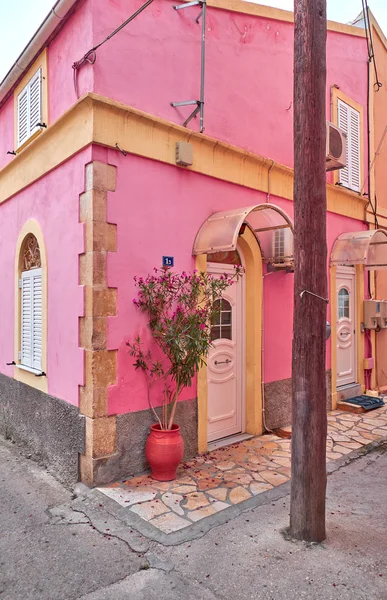 Schöne alte Gebäude auf Korfu — Stockfoto