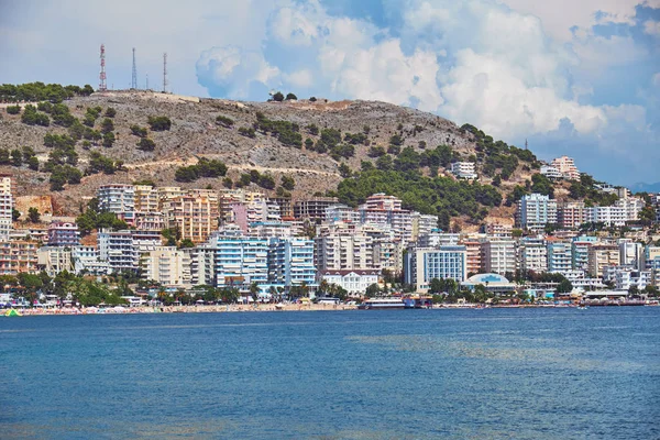 Uitzicht op de kust van Saranda, Albanië — Stockfoto