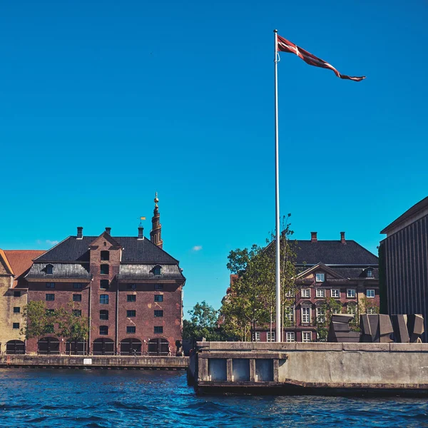 Vista de Christianshavn desde el canal. Copenhague, Dinamarca — Foto de Stock