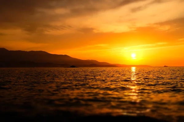 Красивий захід сонця морський пейзаж — стокове фото