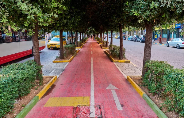 Red bicycle road in the city center — Stock Photo, Image