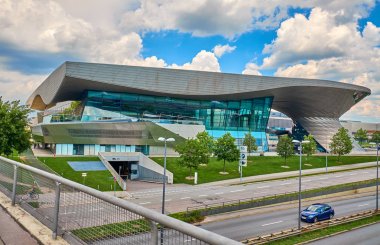 Bmw Müzesi, Bmw tarihinin bir otomobil müzesidir.