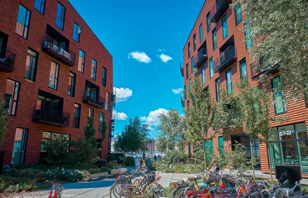 Moderna och bekväma bostadshus i stadens centrum. Köpenhamn, Danmark. — Stockfoto