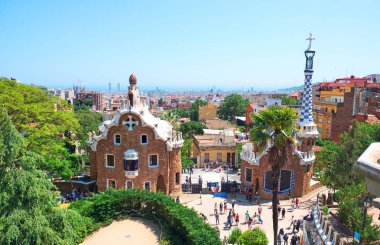 Park Guell Barcelona üst bölümünde, Antonio Gaudi tarafından oluşturulan 