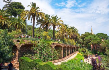 Park Guell Barcelona üst bölümünde, Antonio Gaudi tarafından oluşturulan 
