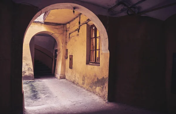 Edificio antiguo en el casco antiguo de Lviv —  Fotos de Stock