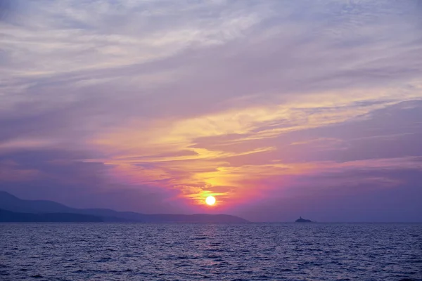 Belo pôr do sol no mar — Fotografia de Stock