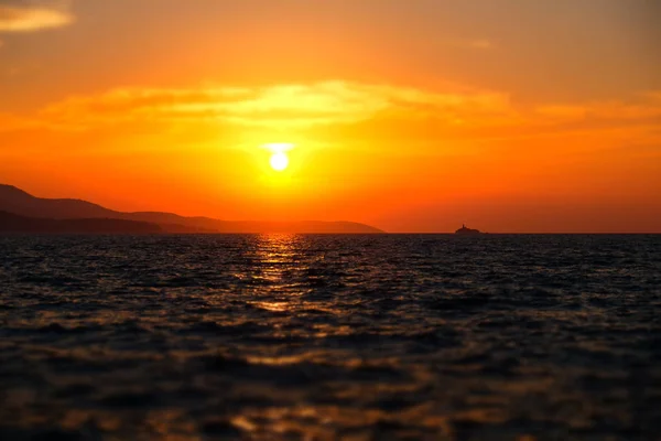 Belo pôr do sol no mar — Fotografia de Stock