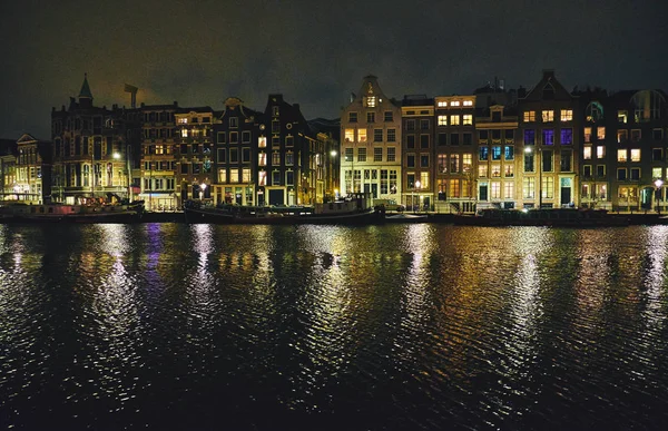 Amsterdam nocą, Holandia. — Zdjęcie stockowe