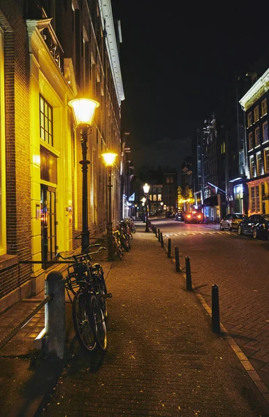 Amesterdão à noite, Países Baixos . — Fotografia de Stock