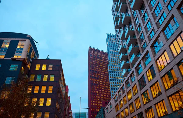 Moderne gebouwen in Den Haag — Stockfoto
