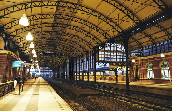 Den Haag HS järnvägsstation i Haag — Stockfoto