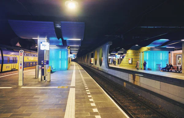 Station Rotterdam Blaak at nigh — Stock Photo, Image