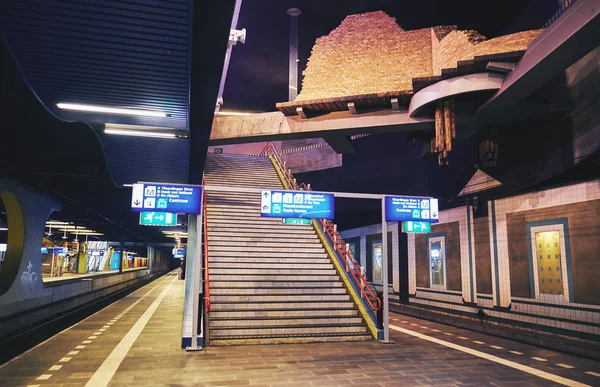 Station Rotterdam Blaak at nigh — Stock Photo, Image