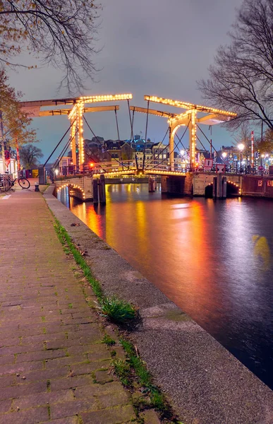 Amsterdam v noci, Nizozemsko. — Stock fotografie