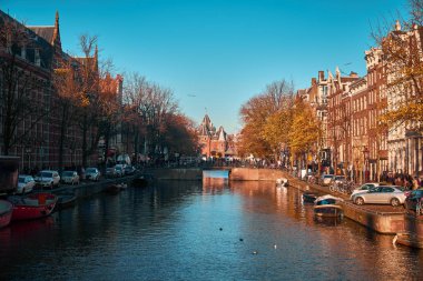 Amsterdam fal içinde
