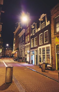 Amsterdam gece, Hollanda.