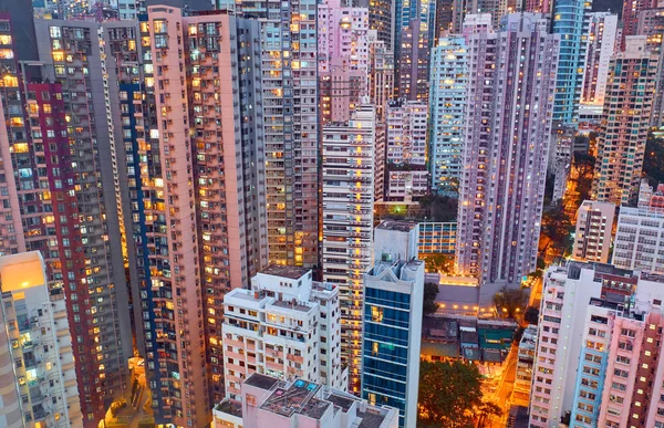 Budynki mieszkalne w centrum miasta. Hongkong. — Zdjęcie stockowe