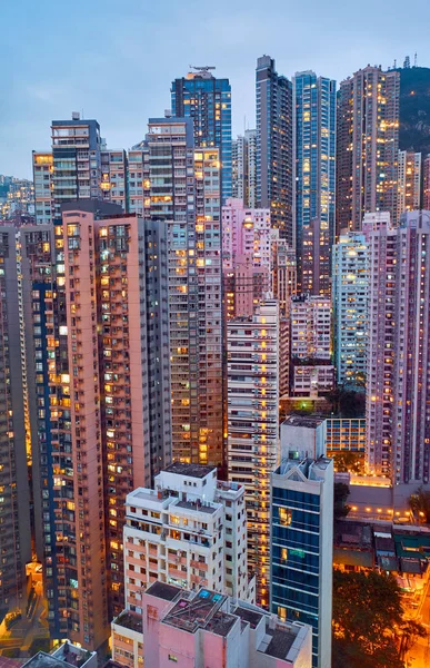 Obytné domy v centru města. Hongkongu. — Stock fotografie