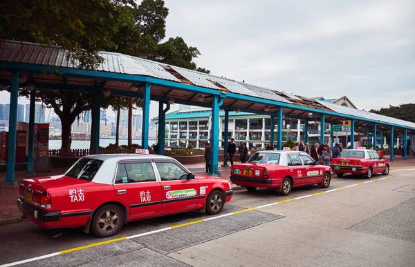 Red Toyota Taxi samochody w Hong Kongu — Zdjęcie stockowe