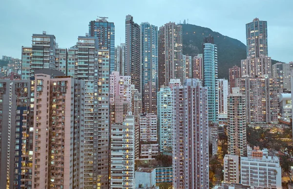 Жилые здания в центре города. Гонконг . — стоковое фото