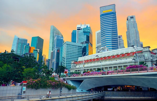 Singapore skyscrapers during sunset — Stock Photo, Image