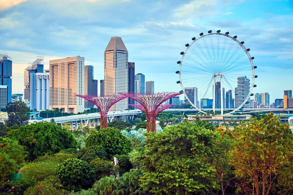 Jardines cerca de la bahía en Singapur — Foto de Stock