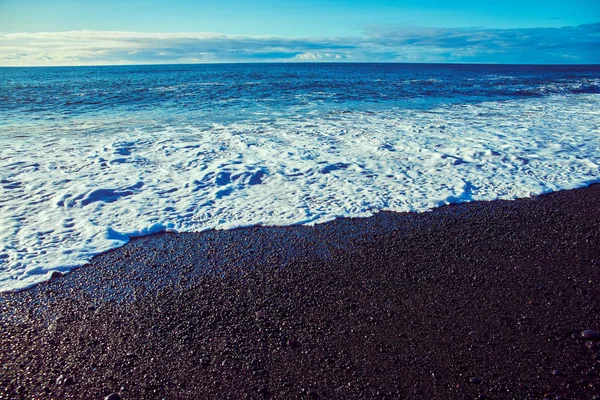 O Oceano Atlântico na Islândia — Fotografia de Stock