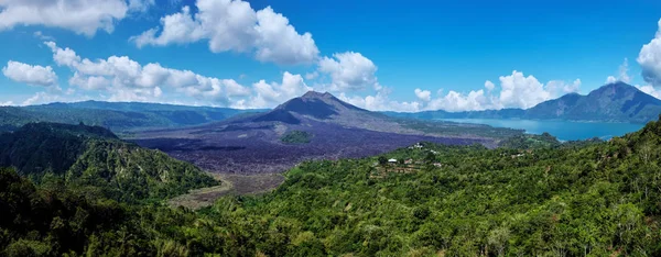 O Monte Batur é um vulcão. Bali, Indonésia . — Fotografia de Stock