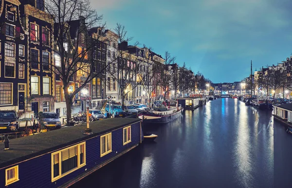 Amsterdam bij nacht, Nederland. — Stockfoto