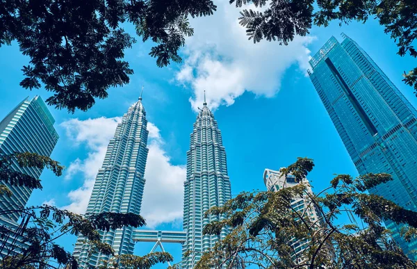 Petronas towers в Куала-Лумпурі, Малайзія — стокове фото