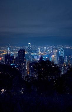 Hong Kong ve Victoria Limanı manzarası