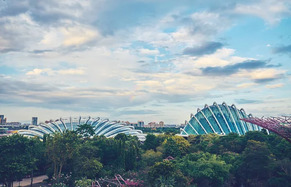 Jardines cerca de la bahía en Singapur — Foto de Stock