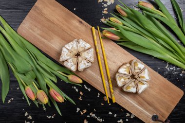 Suşi Seti sashimi ve suşi rulo servis