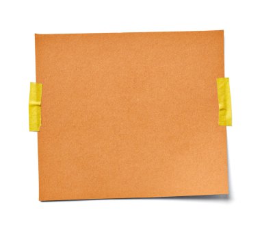 Beyaz arkaplan üzerine bir not kağıdını kapat