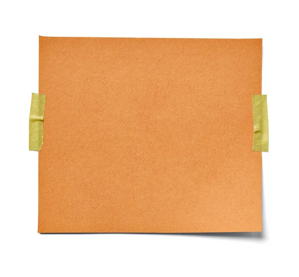 Beyaz arkaplan üzerine bir not kağıdını kapat