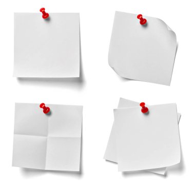 beyaz zemin üzerine kırmızı bir iğneye çeşitli not kağıdına topluluğu. her biri ayrı ayrı vurulur