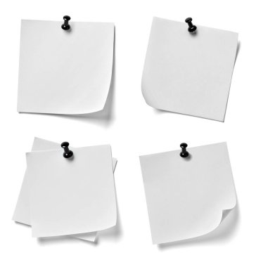 beyaz zemin üzerine kırmızı bir iğneye çeşitli not kağıdına topluluğu. her biri ayrı ayrı vurulur