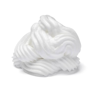 Beyaz arka plan üzerinde beyaz krem şanti yakın çekim