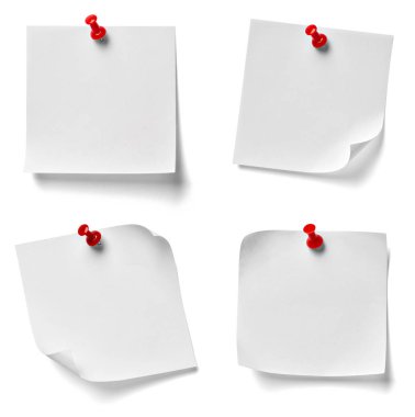 beyaz zemin üzerine kırmızı bir iğneye çeşitli not kağıdına topluluğu. her biri ayrı ayrı vurulur