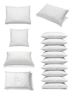 Beyaz arka plan üzerinde çeşitli beyaz yastıklar topluluğu. her biri ayrı ayrı vurulur