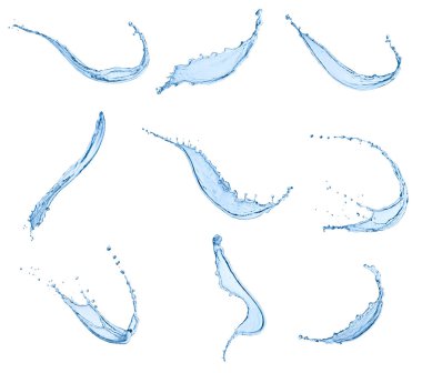 Beyaz arka planda çeşitli su sıçramaları var. Her biri ayrı ayrı çekiliyor.