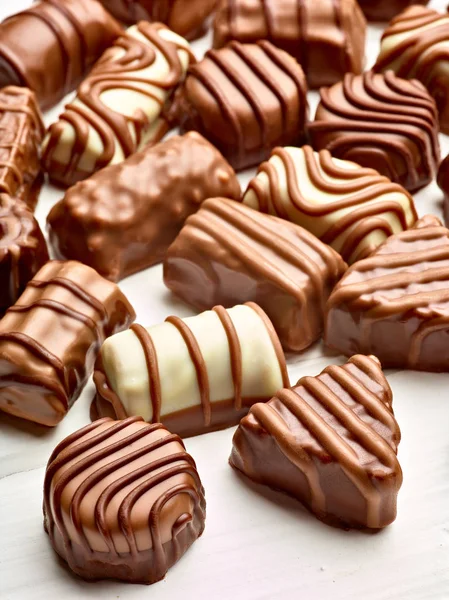 Close Praline Chocolate Fundo Madeira — Fotografia de Stock