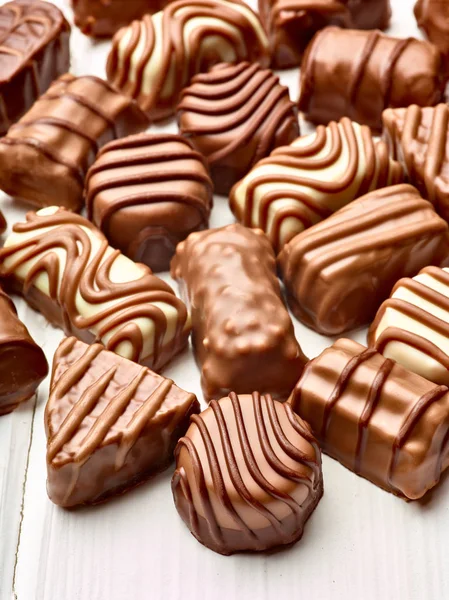 Primo Piano Cioccolato Pralina Sfondo Legno — Foto Stock